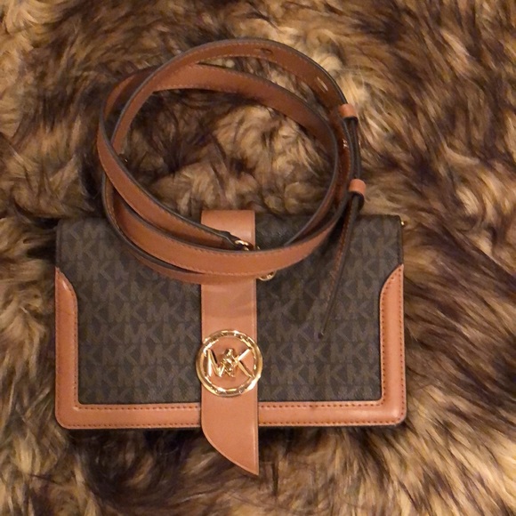 Michael Kors crossbody bag - Picture 1 of 8
